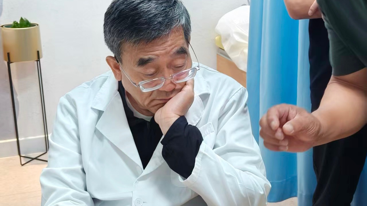 垂体瘤评估专家怎么核验资质与出诊背景