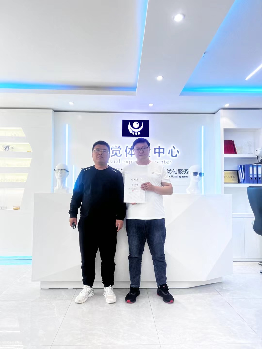 易视康的差异化定位：避开同质化红海